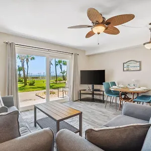 https://the-summit-108.panamacity-beachhotels.com