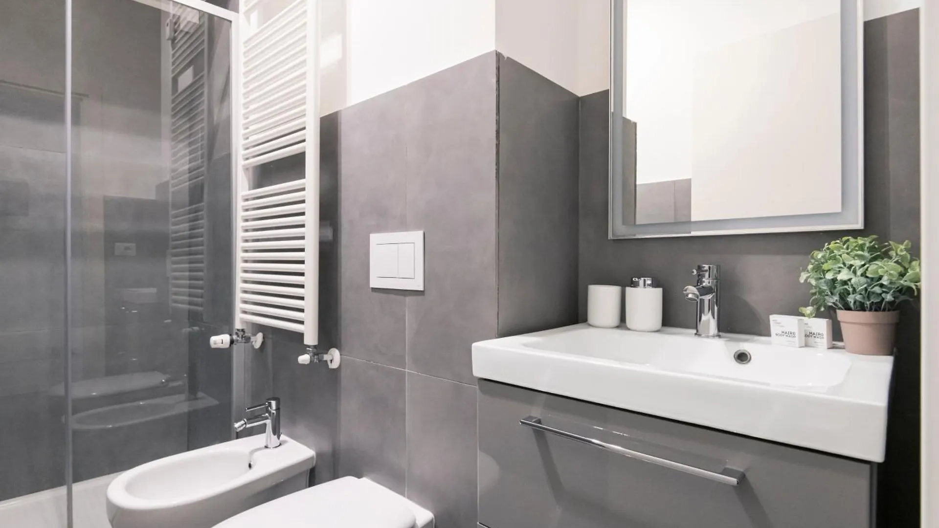 Beautiful Flat Fully Furnished In P.Ta Romana Milan 0*,
