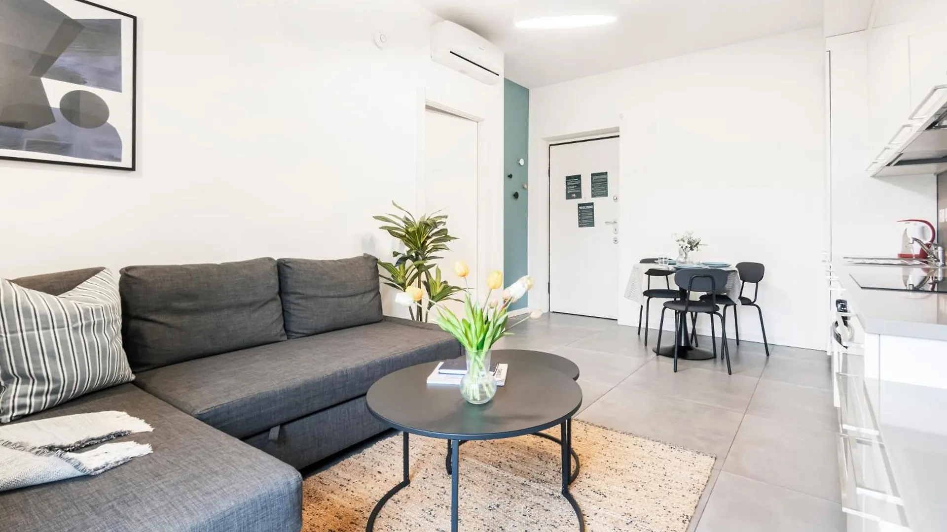 Beautiful Flat Fully Furnished In P.Ta Romana ميلان